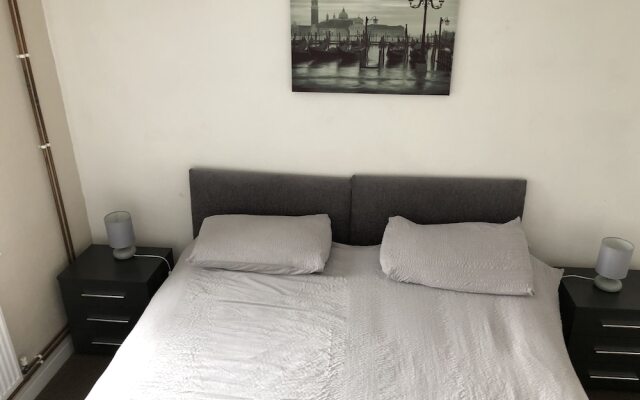 Lovely two Bedroom Apartment Flat in Shirley