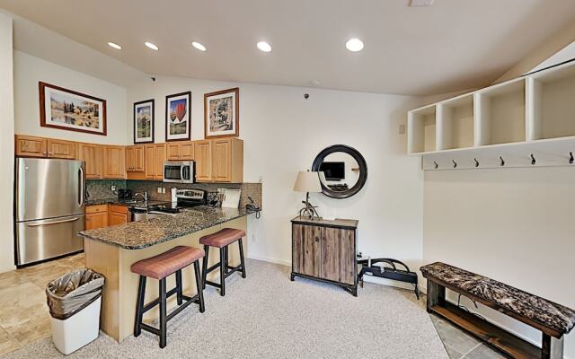 855car84 2 Bedroom Condo