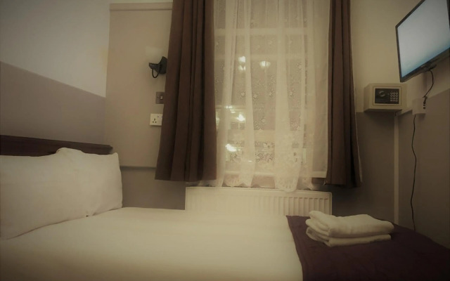 Plaza London Hotel