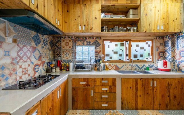 Jimbaran Cozy House & Bunk Bed
