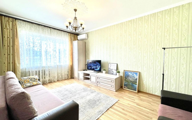 Cozy apartment with Mountain view