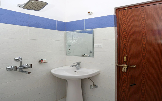 Hotel A R Inn 1 By OYO Rooms
