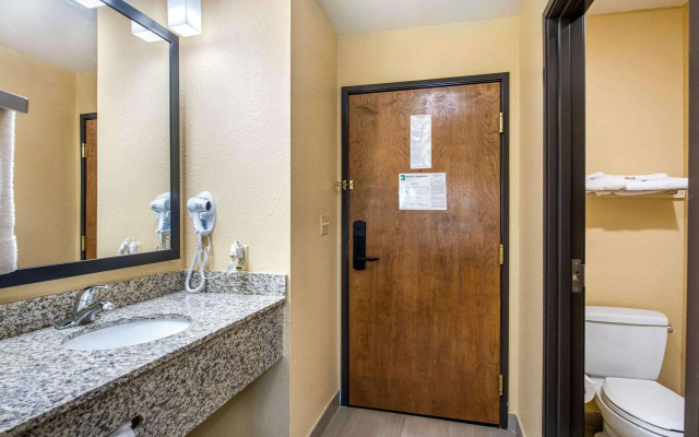 Quality Inn & Suites