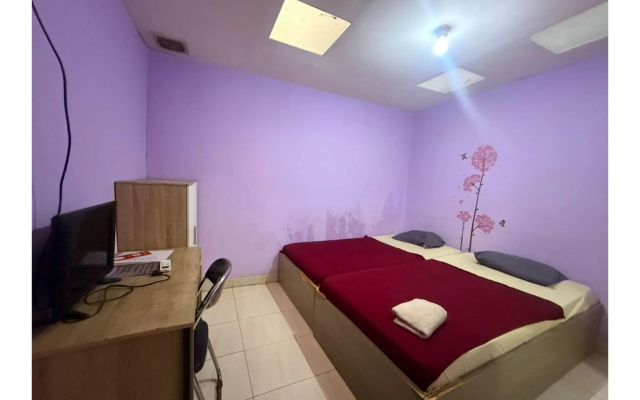 OYO 94790 Putri Bungsu Residence – Guest Rooms – Jakarta