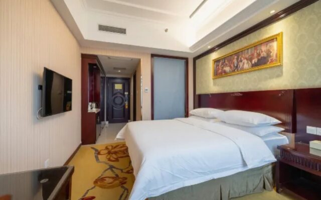 Vienna Classic Hotel (Kunshan Zhangpu Yindu Commercial Plaza)