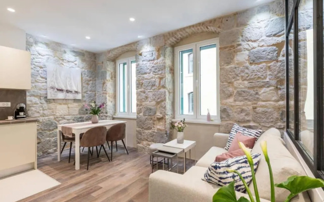 Adriatik Lux Teatro 1