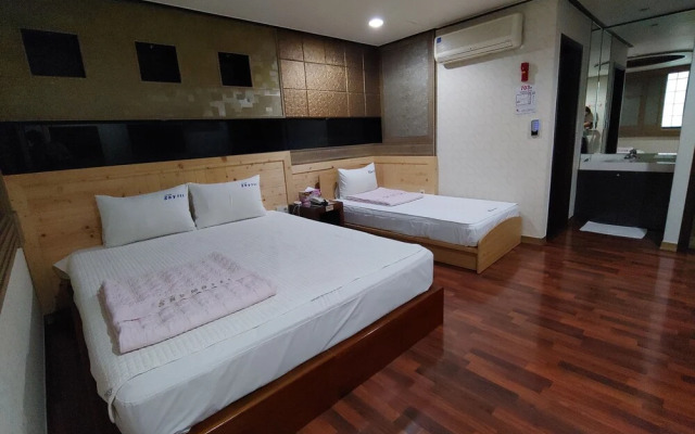 SKY Hotel