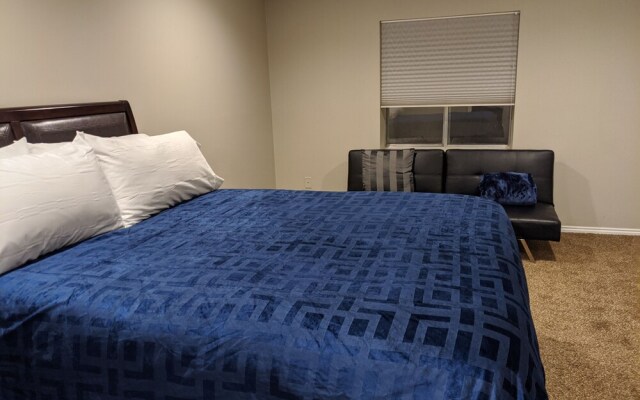 Private Apartment Suite Near World-class Skiing