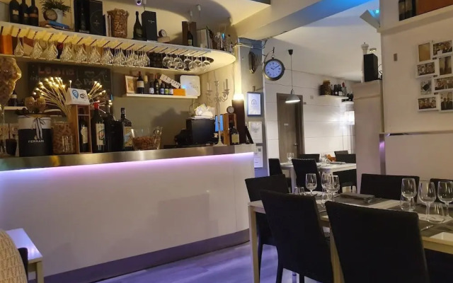 Leone Suite View & Restaurant
