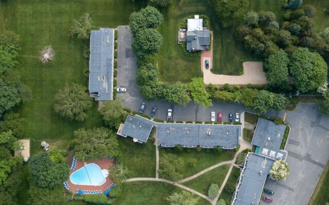 East Hampton House Resort