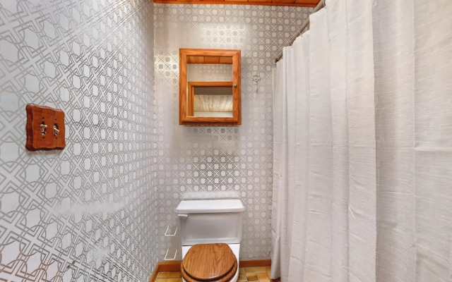 Tahoe Forest Chalet 3BR House w/ Mountain Views