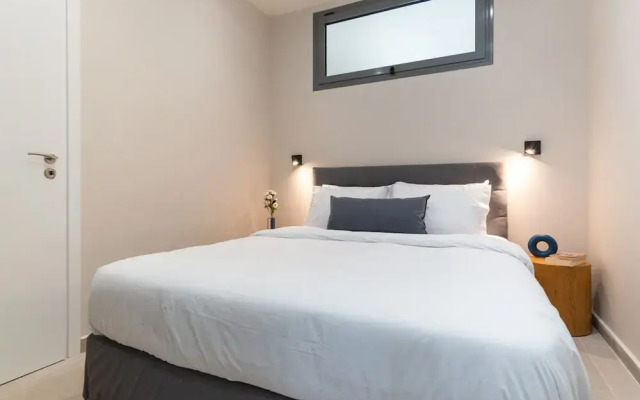 Charming Minimal apt in the Center of Glyfada