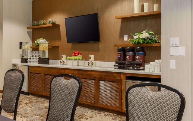 DoubleTree Suites by Hilton Hotel Sacramento - Rancho Cordova