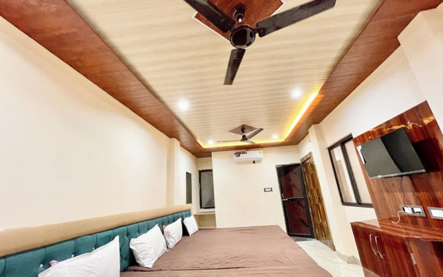 Hotel Satyam Palace - near Temple