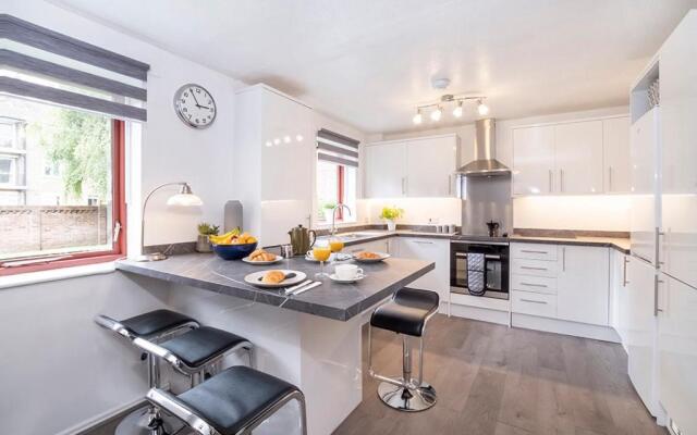 30 Fewster Way York