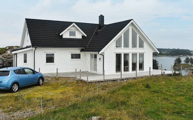 4 Star Holiday Home in Bakkasund
