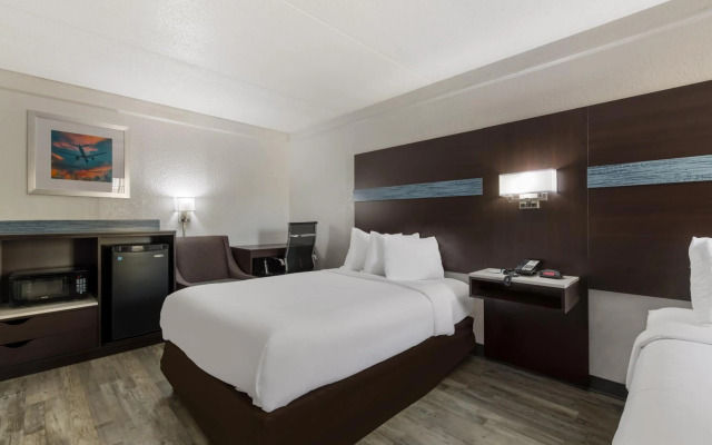 Quality Inn & Suites Airport