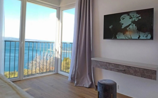 Villa Iva With sea View and Pool