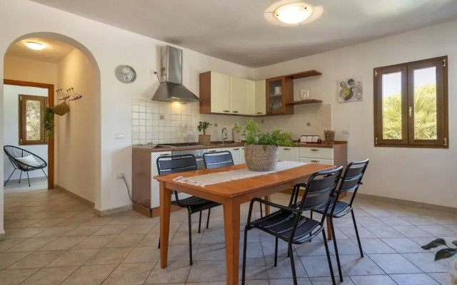 Near Alghero Shardana Guest House in Uri With Swimming Pool