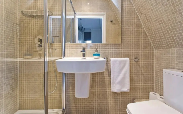 Luxurious 2-Bed Apt, 5 mins from Buckingham Palace