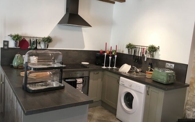 Moulin du Fontcourt Riverside Apartment