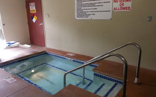 Cobblestone Hotel & Suites - Knoxville