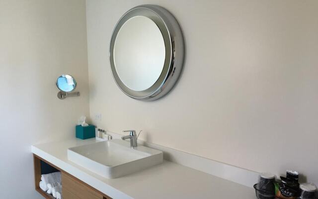 Beverly Laurel Hotel at West Hollywood