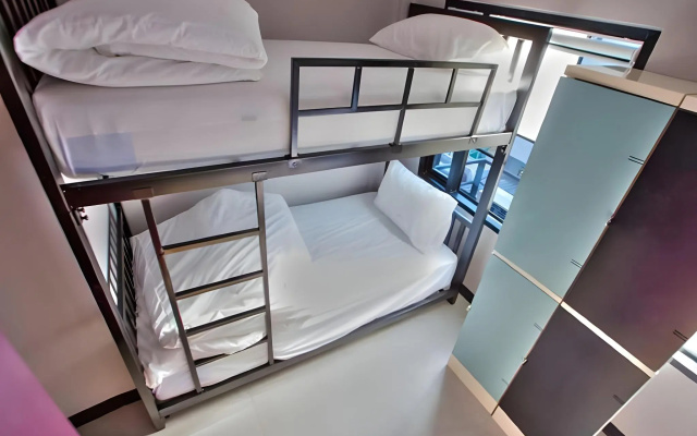 Jellybean The Blocks Hostel Sukhumvit 10 – Guest Rooms – Bangkok
