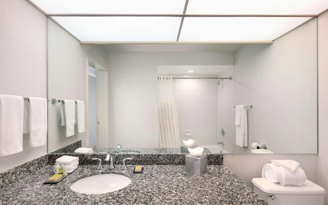 DoubleTree by Hilton Sonoma - Wine Country