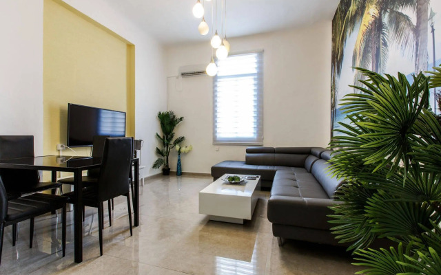 The Sea Apartments Tel Aviv by different locations