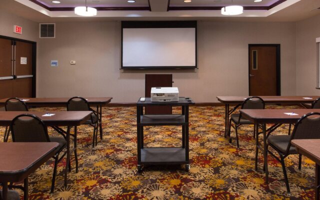 Holiday Inn Express Hotel & Suites Pittsburg by IHG