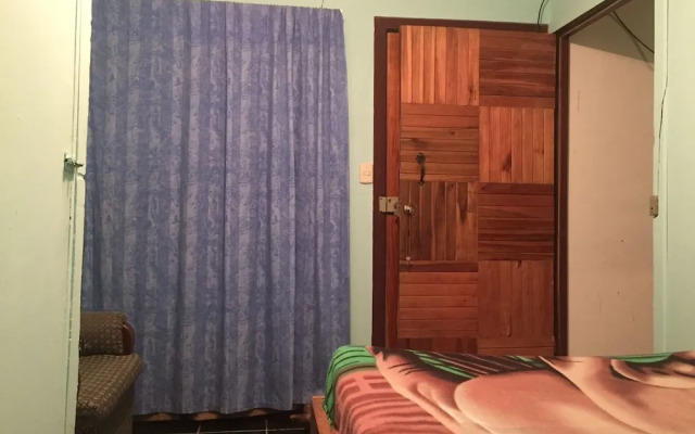 Mi Casa Tica Backpacker