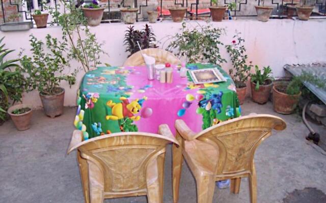 Elvis Guest House