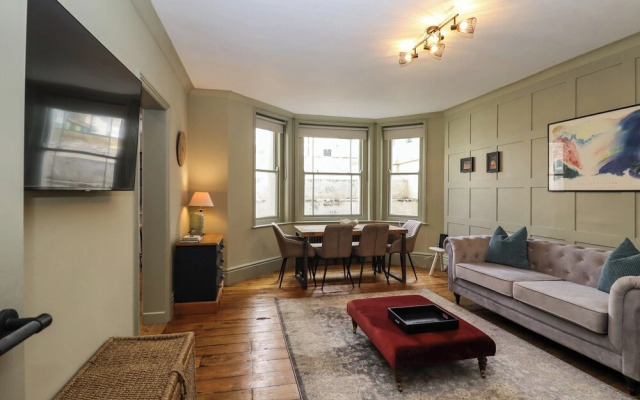 Grosvenor Abode