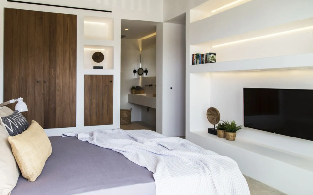 Hide out Suites