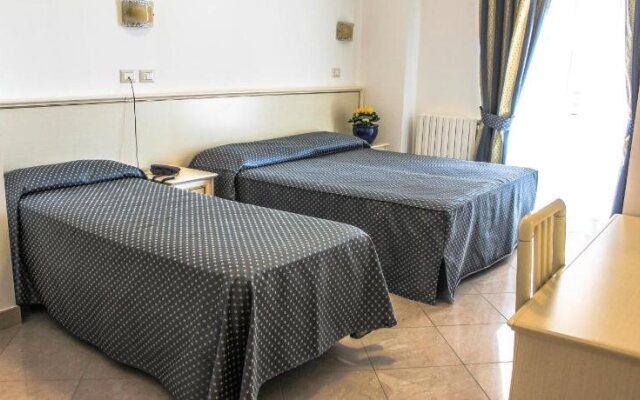 Hotel Holiday