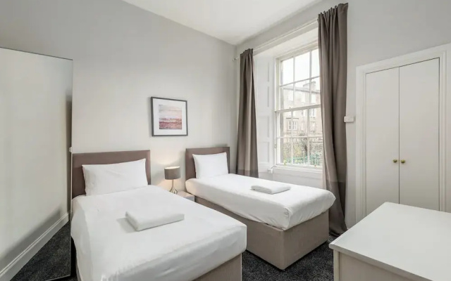 Destination Edinburgh Apartments- Southside Apartments