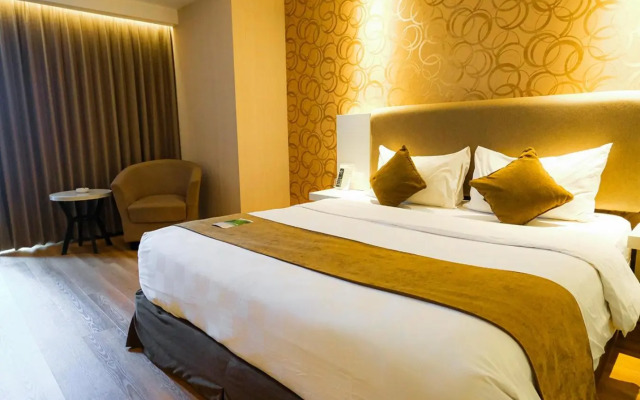 Platinum Adisucipto Hotel & Conference