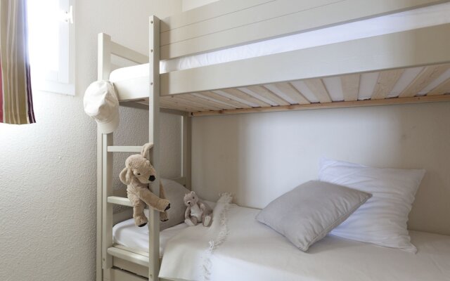 Attractive Apartment With Dishwasher, in Cozy Coastal Town