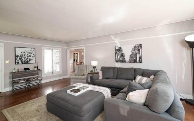 Hollywood - King Beds - Large Patio