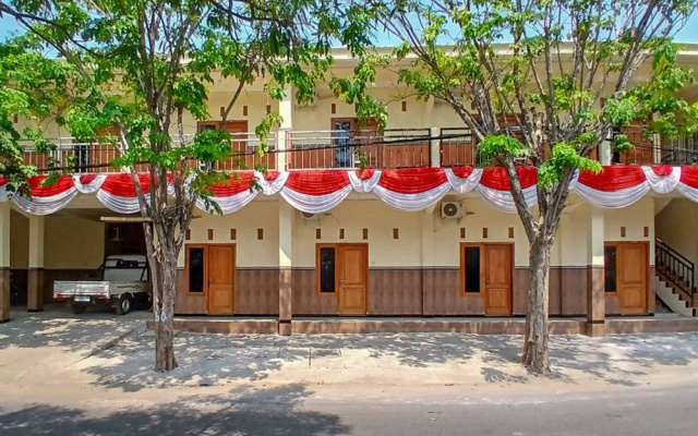 RedDoorz @ Dien Homestay Syariah Alun-alun Pasuruan