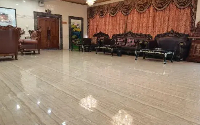 Hot Spring Holiday Hotel