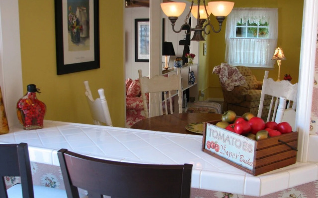 Belvue Lane 68129 by RedAwning