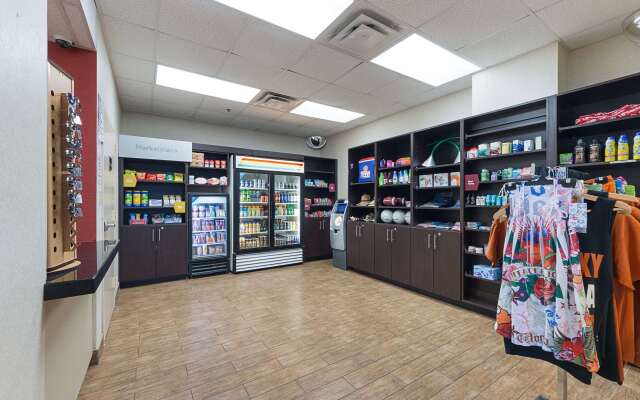 Comfort Suites Beachside