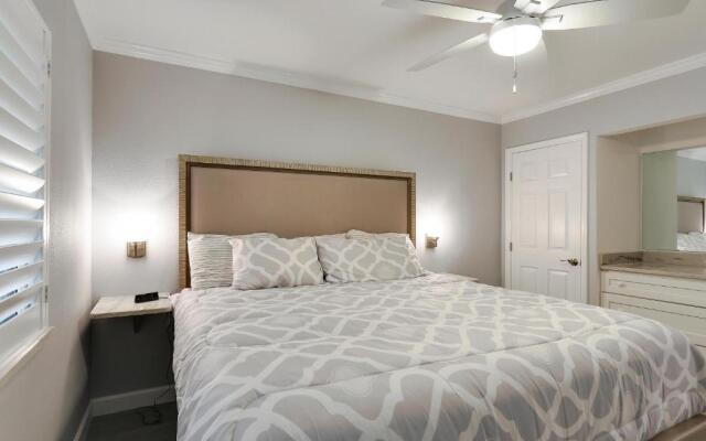 Land's End 10-403 Beach Front - Premier