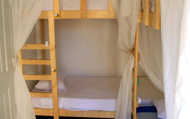 Locals Hostel & Suites
