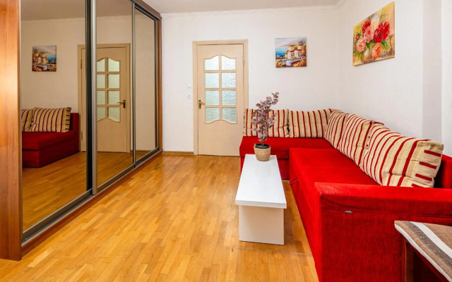 Just another comfy apartment on the main squere. 2 bedrooms, own heating, AC
