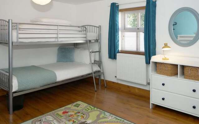 Great House for Large Groups, Lots of Space and Large Garden