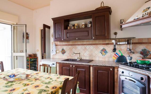 Villa sull'Etna immersa nel bosco