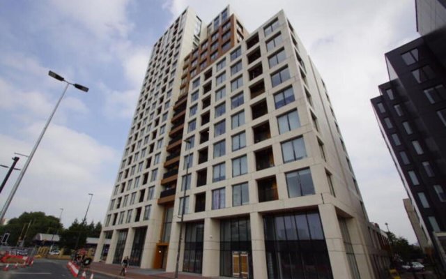 Brand new Luxury 2-bed Flat With Stunning Views